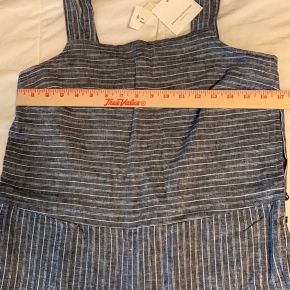 Beachlunchlounge Linen cropped jumpsuit - Picture 3 of 9